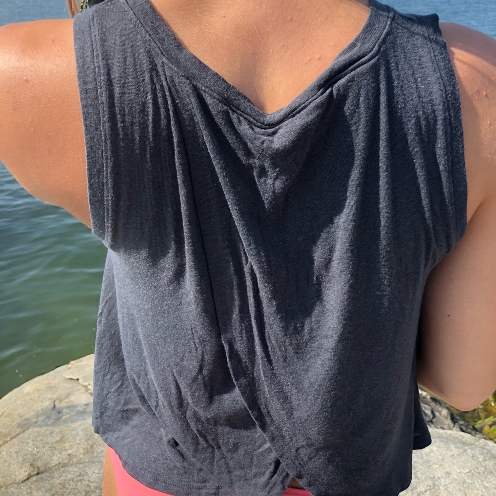 blue tank top